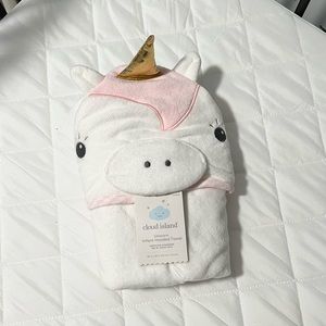 Cloud Island Infant Towel.